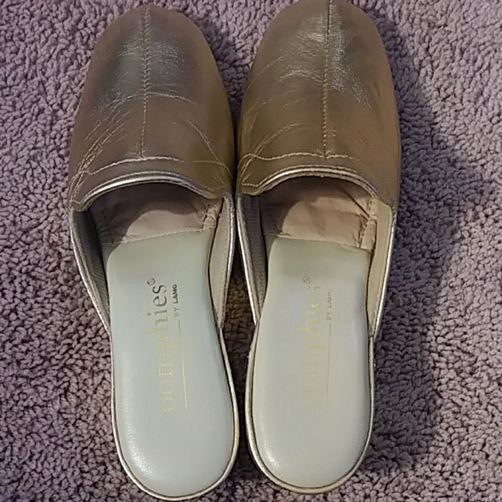 Oompies woman's shoes